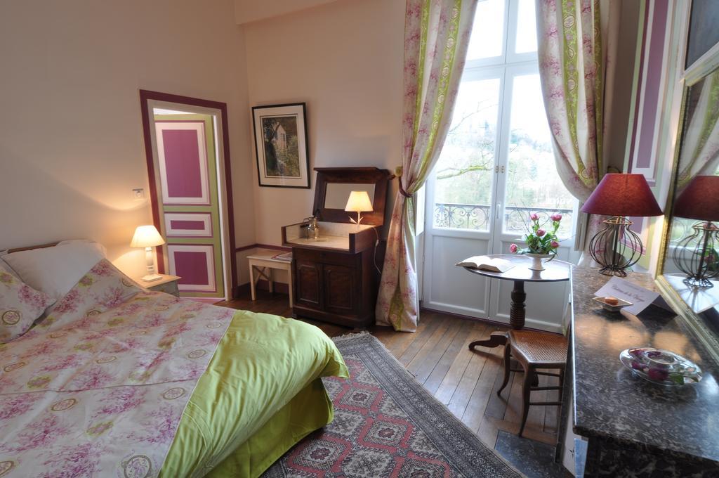 Le Chateau De La Vierge Bures-sur-Yvette Rom bilde