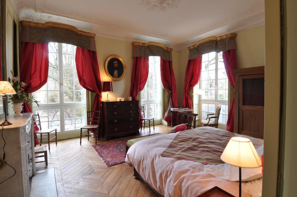 Le Chateau De La Vierge Bures-sur-Yvette Rom bilde